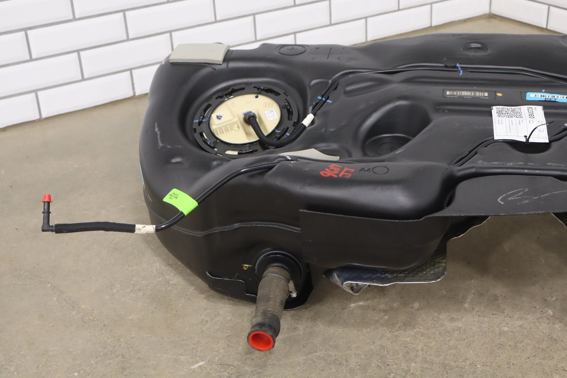 2020-2023 Dodge Challenger 6.4 Scat Pack Fuel Tank with Pump OEM