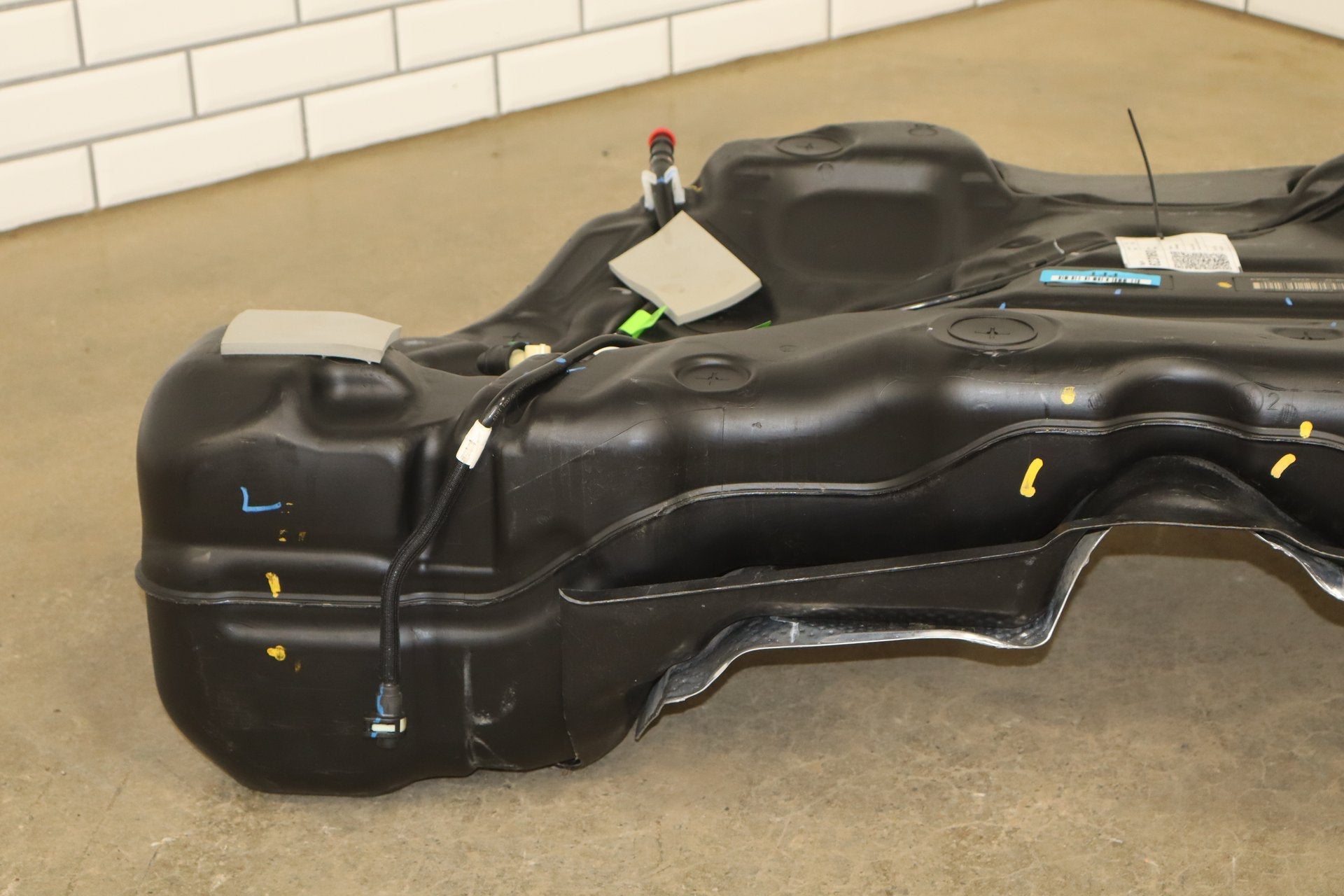 2020-2023 Dodge Challenger 6.4 Scat Pack Fuel Tank with Pump OEM