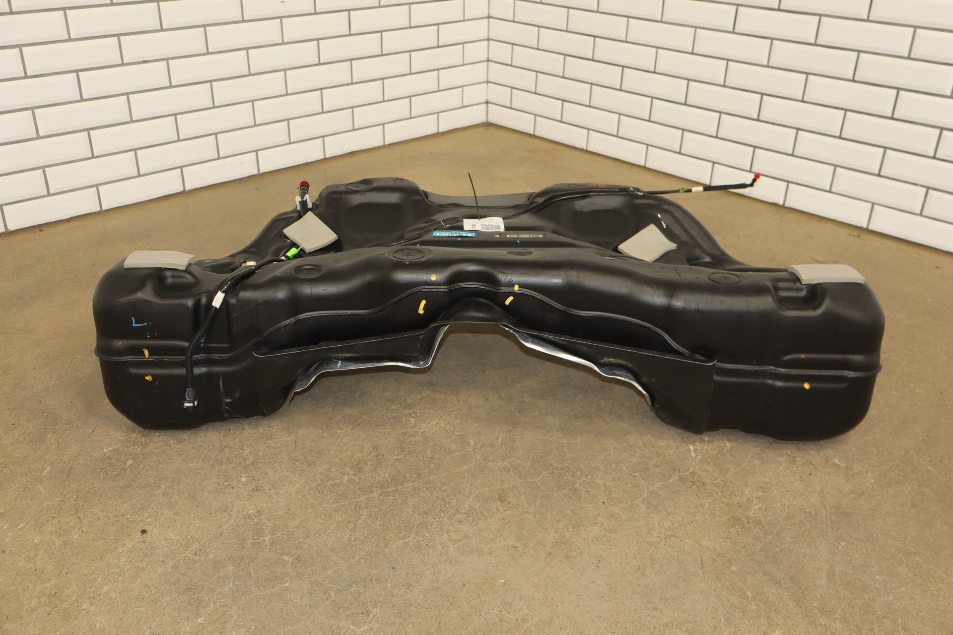 2020-2023 Dodge Challenger 6.4 Scat Pack Fuel Tank with Pump OEM