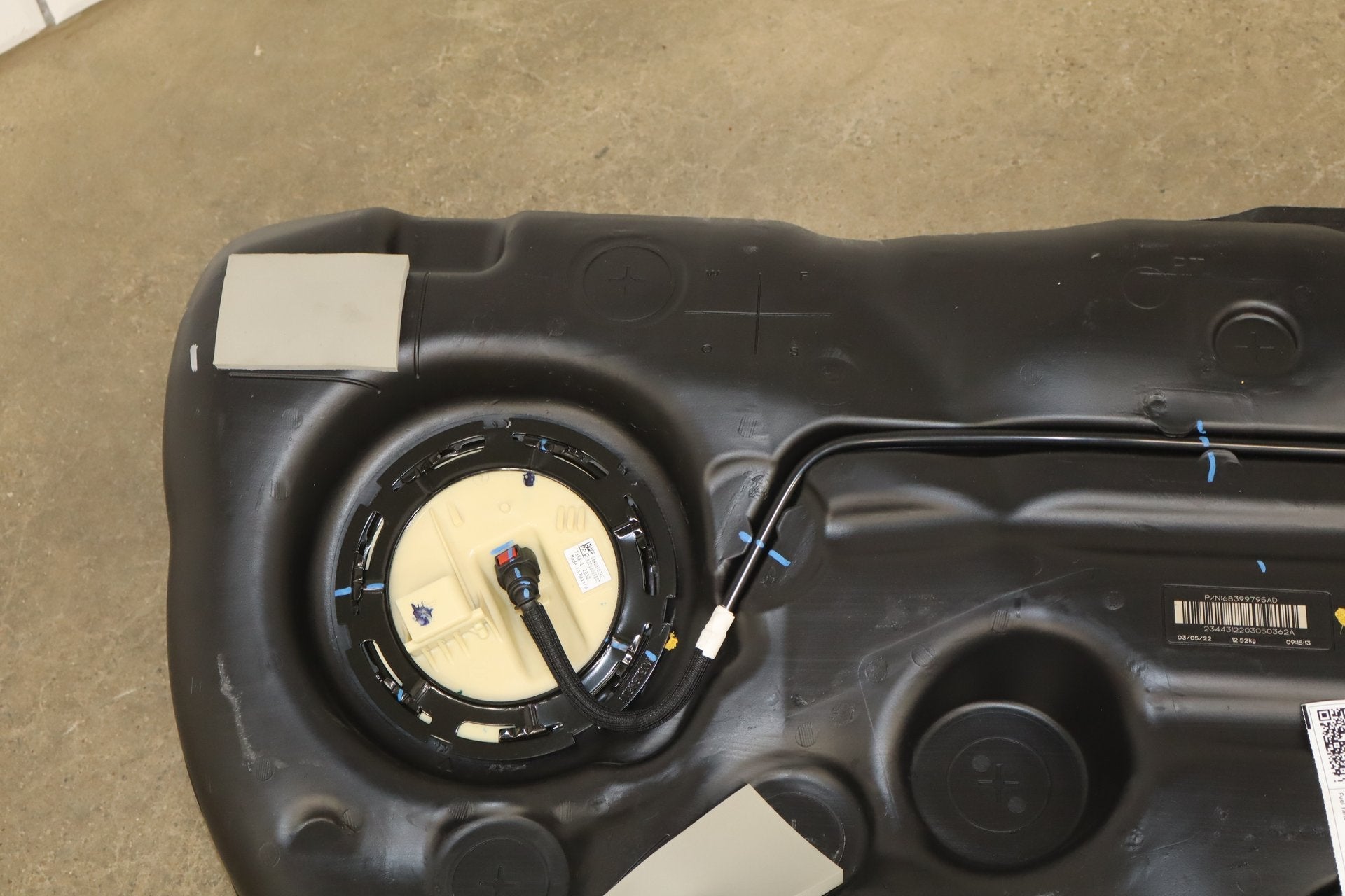 2020-2023 Dodge Challenger 6.4 Scat Pack Fuel Tank with Pump OEM