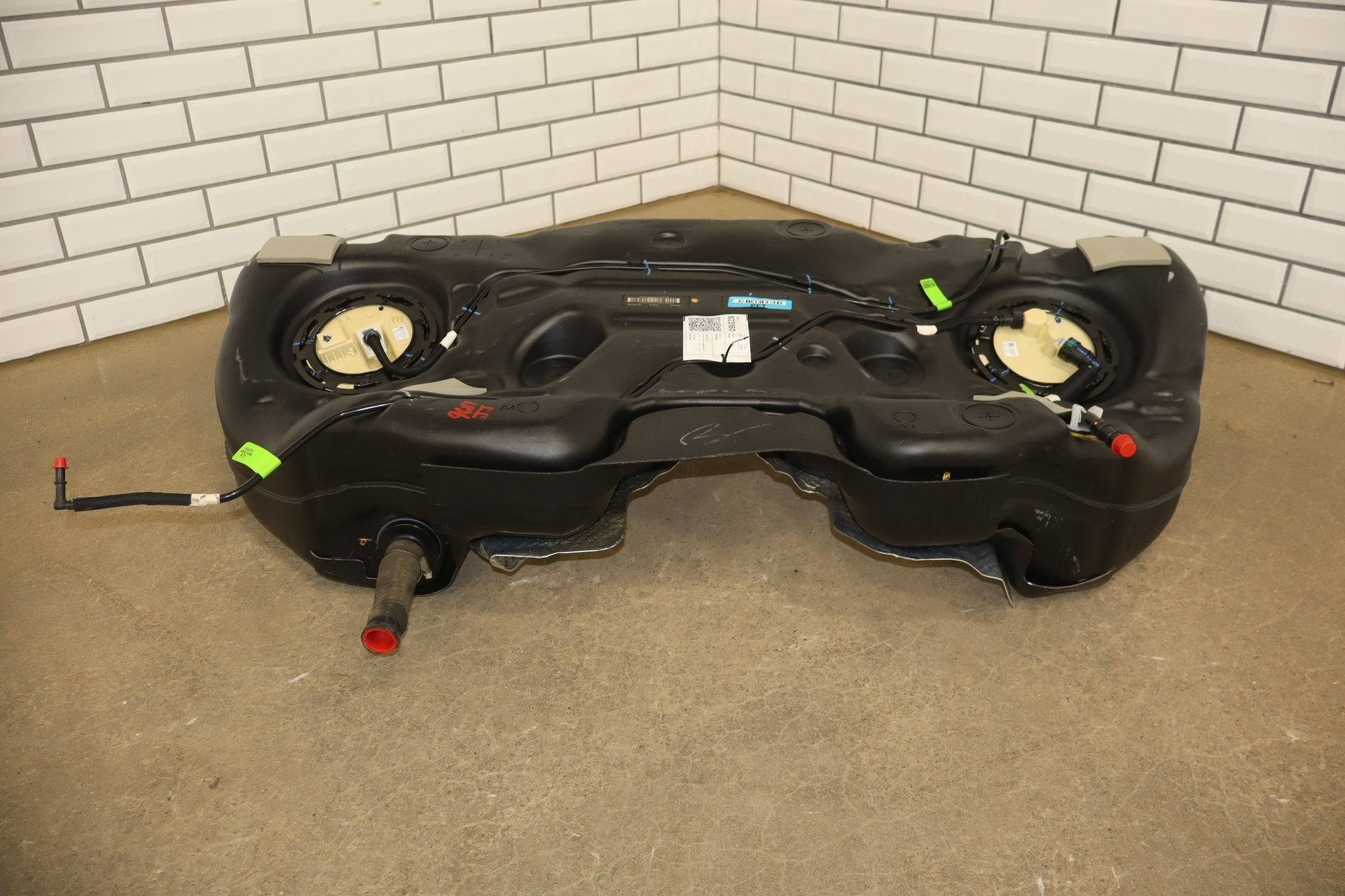 2020-2023 Dodge Challenger 6.4 Scat Pack Fuel Tank with Pump OEM