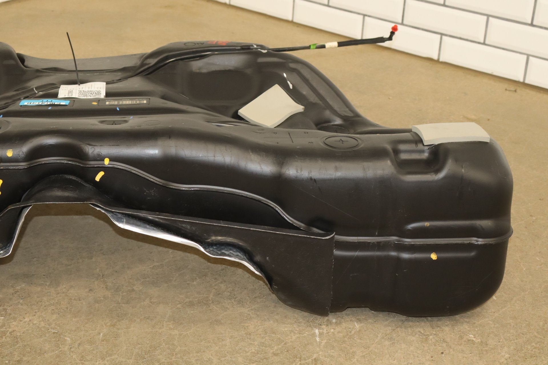 2020-2023 Dodge Challenger 6.4 Scat Pack Fuel Tank with Pump OEM