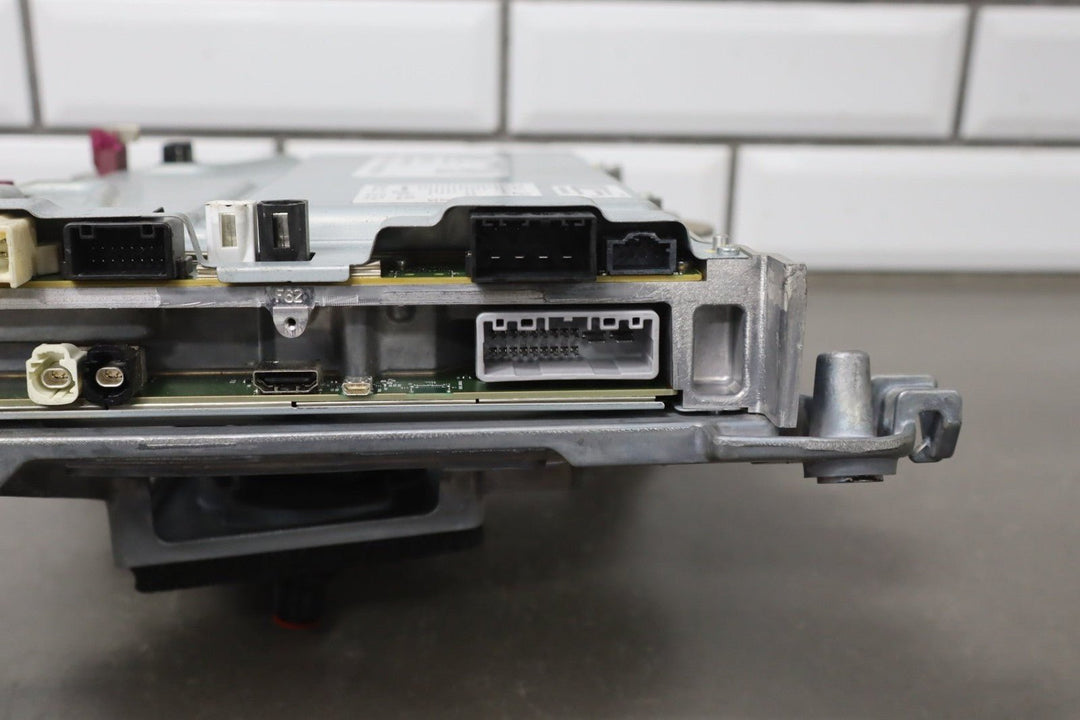 2020 - 2023 Tesla Model Y Auto Pilot Computer Media Computer MCU OEM 1787419 - 00 - G