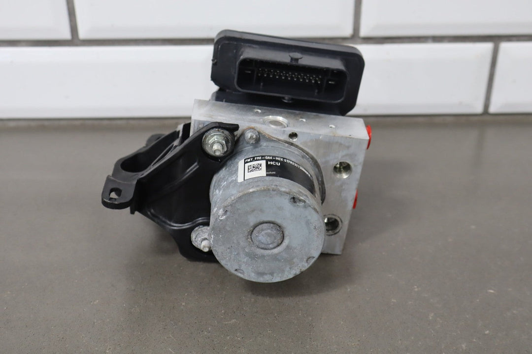 2020 - 2024 TESLA MODEL Y ABS ANTI LOCK BRAKE PUMP MODULE UNIT OEM 104474500B