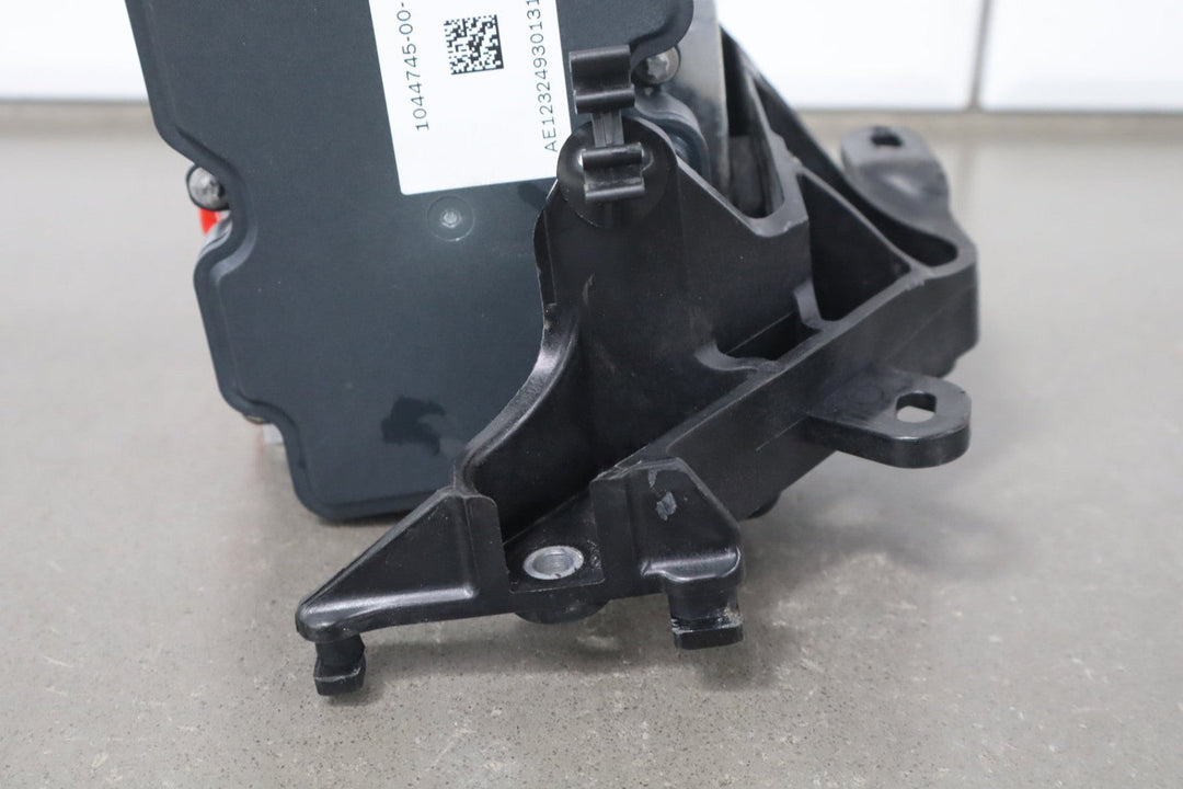 2020 - 2024 TESLA MODEL Y ABS ANTI LOCK BRAKE PUMP MODULE UNIT OEM 104474500B