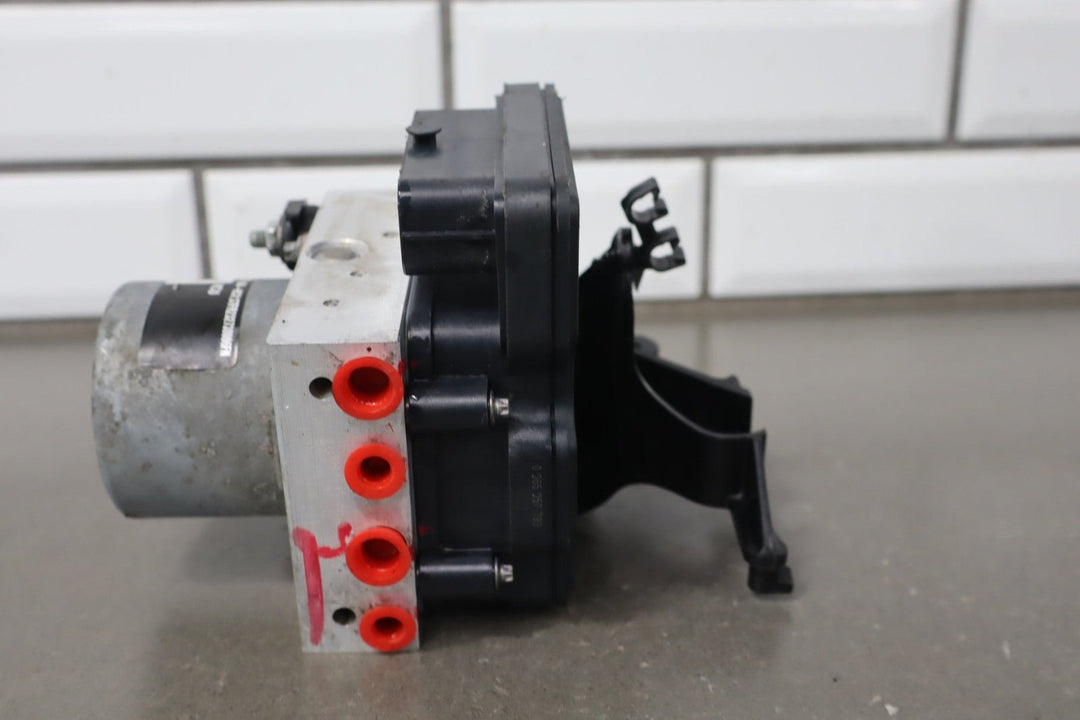 2020 - 2024 TESLA MODEL Y ABS ANTI LOCK BRAKE PUMP MODULE UNIT OEM 104474500B