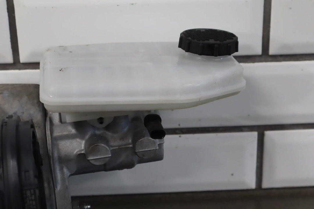 2020 - 2024 Tesla Model Y ABS Brake Booster Master Cylinder 97136160
