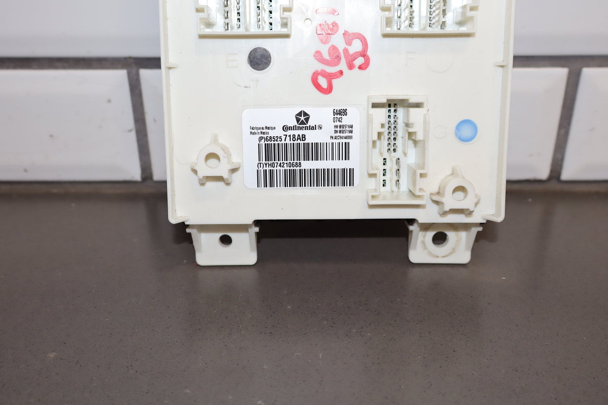 2022-2023 Dodge Challenger Body Control Module 68525718ab OEM