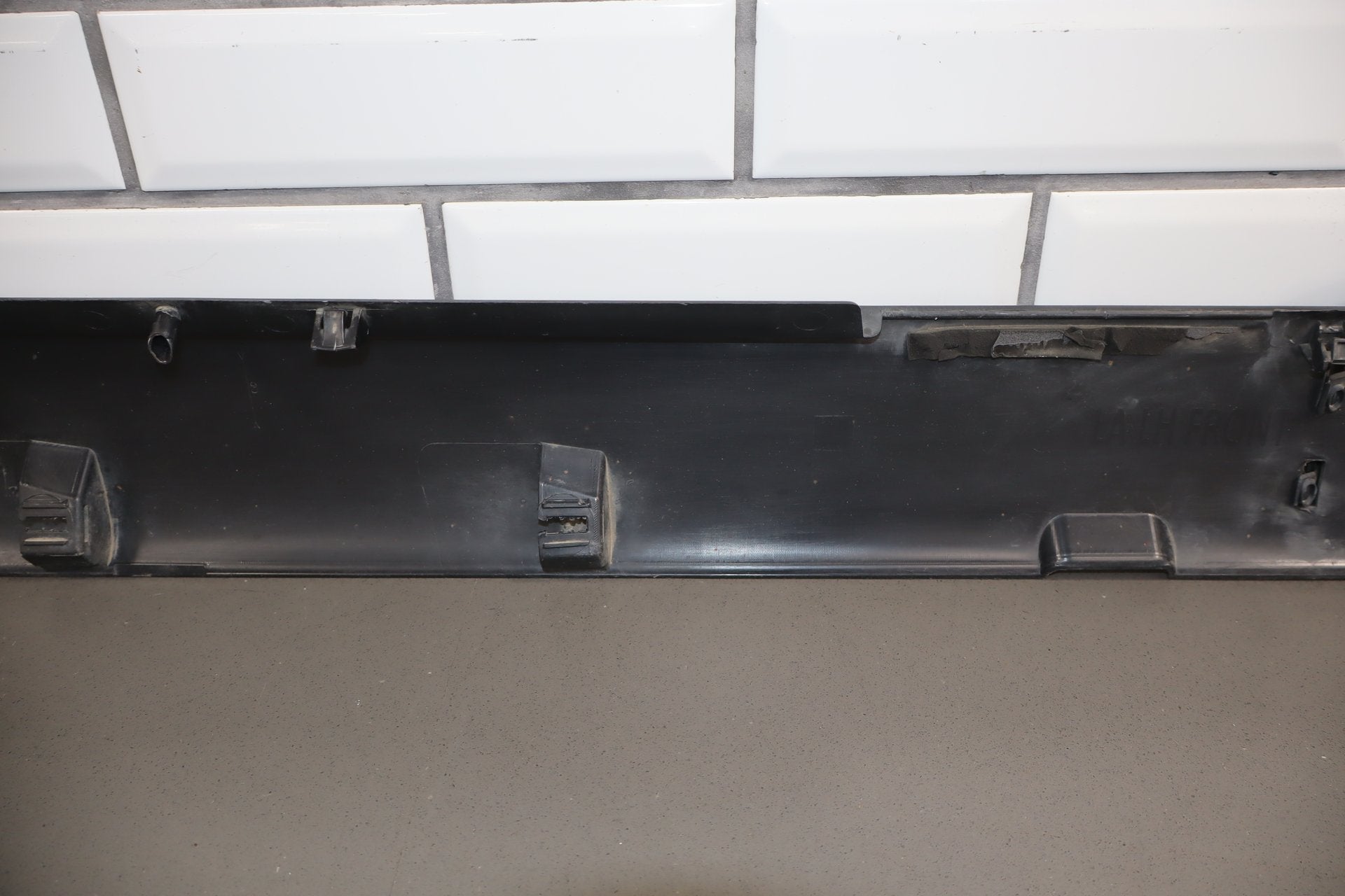 2022-2023 Dodge Challenger R/T Scat Pack Left Rocker Molding 68320475AF