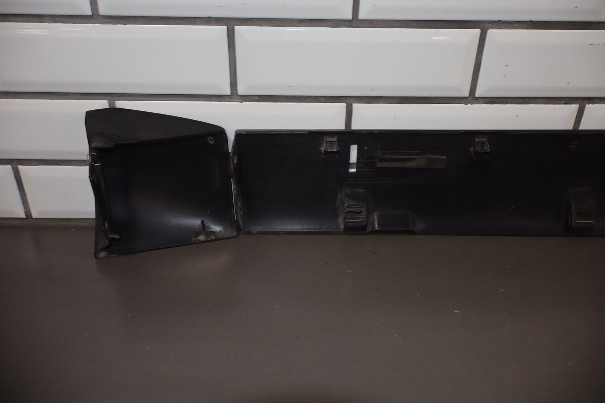 2022-2023 Dodge Challenger R/T Scat Pack Left Rocker Molding 68320475AF