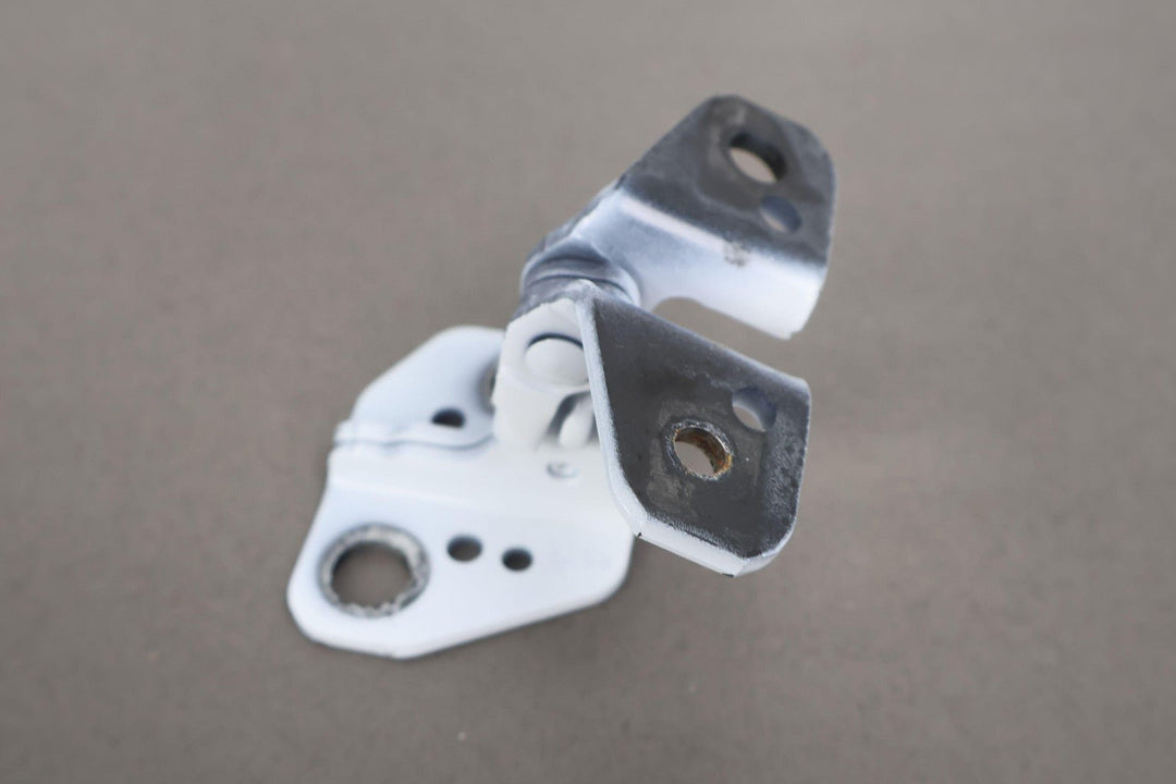 2022 - 2023 Jeep Grand Wagoneer Front Right Upper & Lower OEM Door Hinges (White)