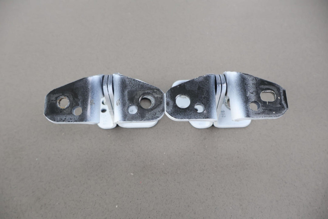 2022 - 2023 Jeep Grand Wagoneer Front Right Upper & Lower OEM Door Hinges (White)