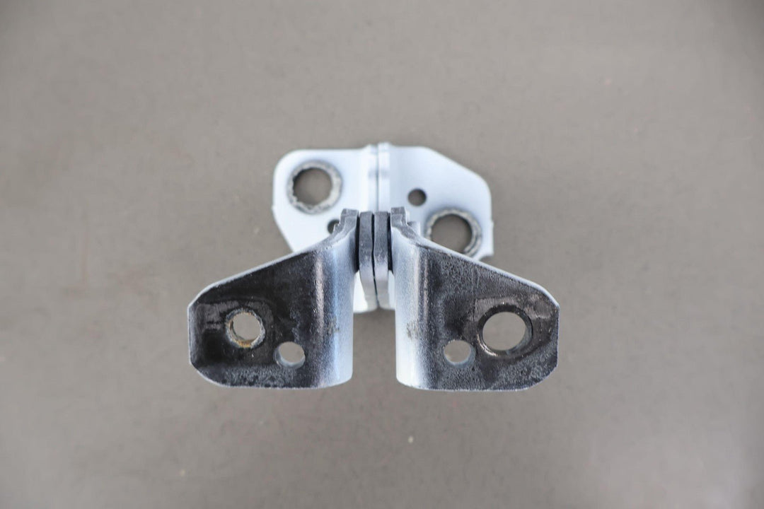 2022 - 2023 Jeep Grand Wagoneer Front Right Upper & Lower OEM Door Hinges (White)