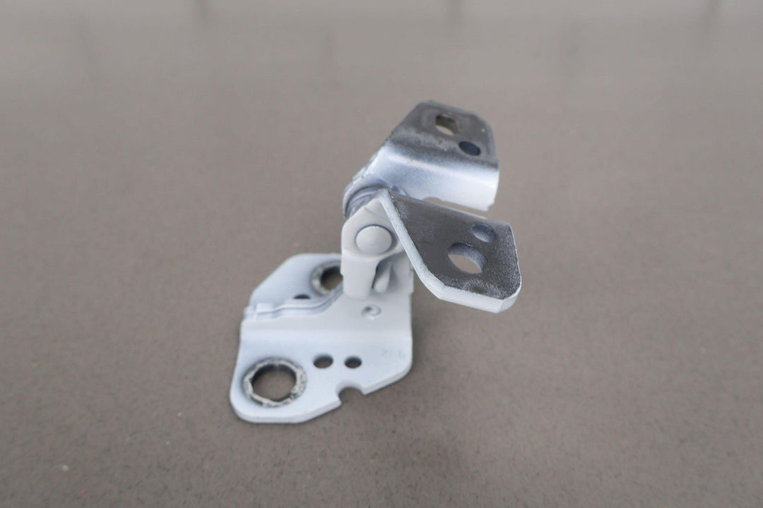 2022 - 2023 Jeep Grand Wagoneer Front Right Upper & Lower OEM Door Hinges (White)