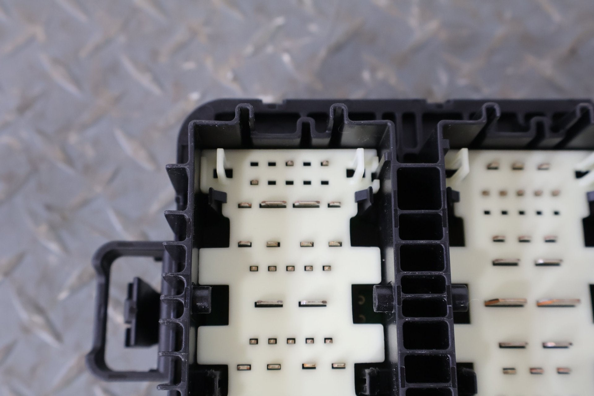 2022 Cadillac CT5- Cabin Fuse Box