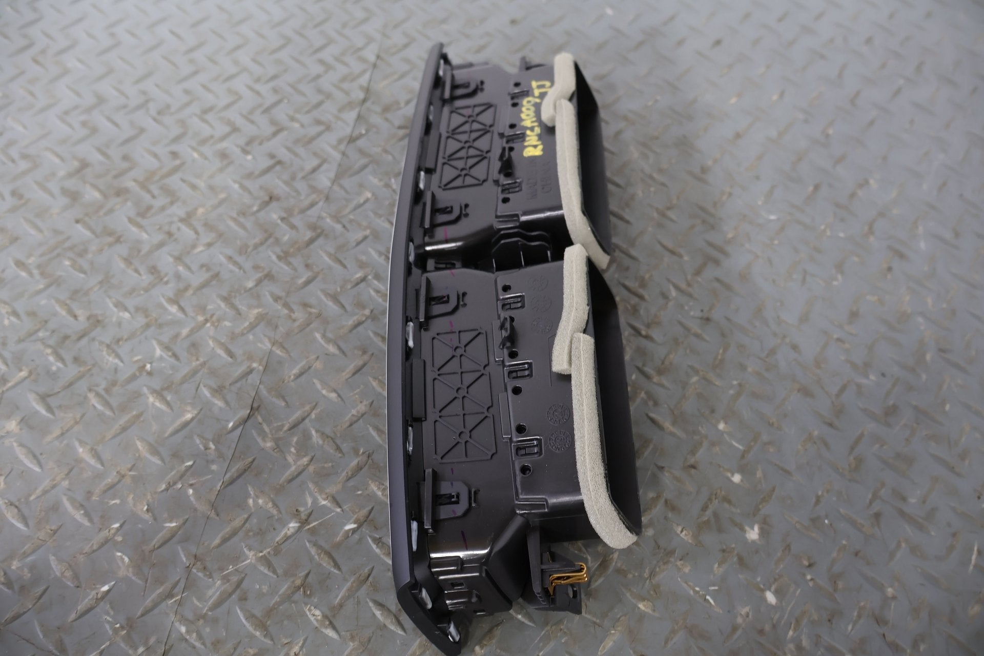 2022 Cadillac CT5- Dash Vent