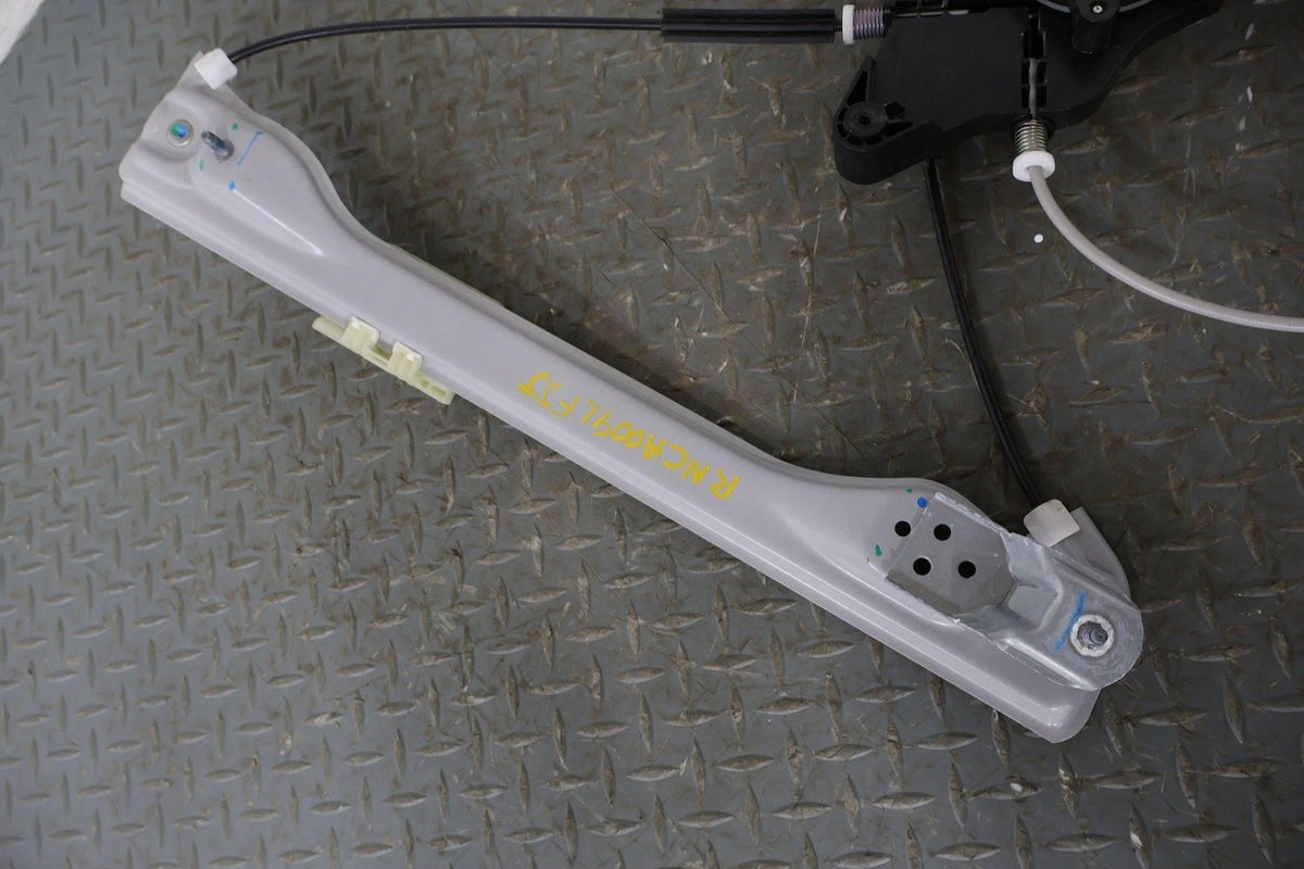 2022 Cadillac CT5- FRONT DOOR REGULATOR