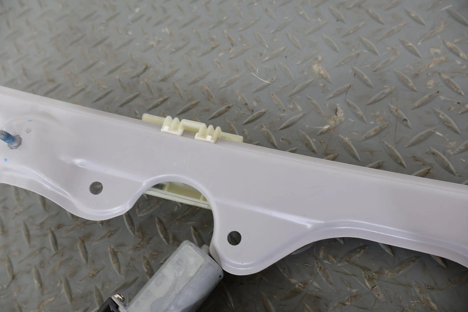 2022 Cadillac CT5- FRONT DOOR REGULATOR
