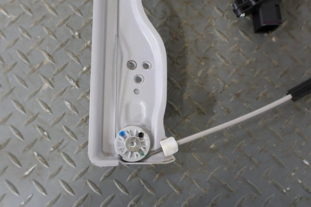2022 Cadillac CT5- FRONT DOOR REGULATOR