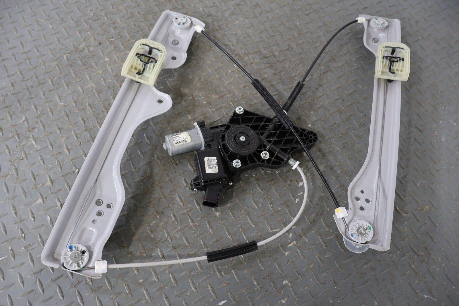 2022 Cadillac CT5- FRONT DOOR REGULATOR