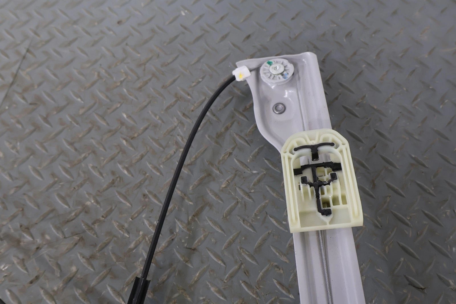 2022 Cadillac CT5- FRONT DOOR REGULATOR