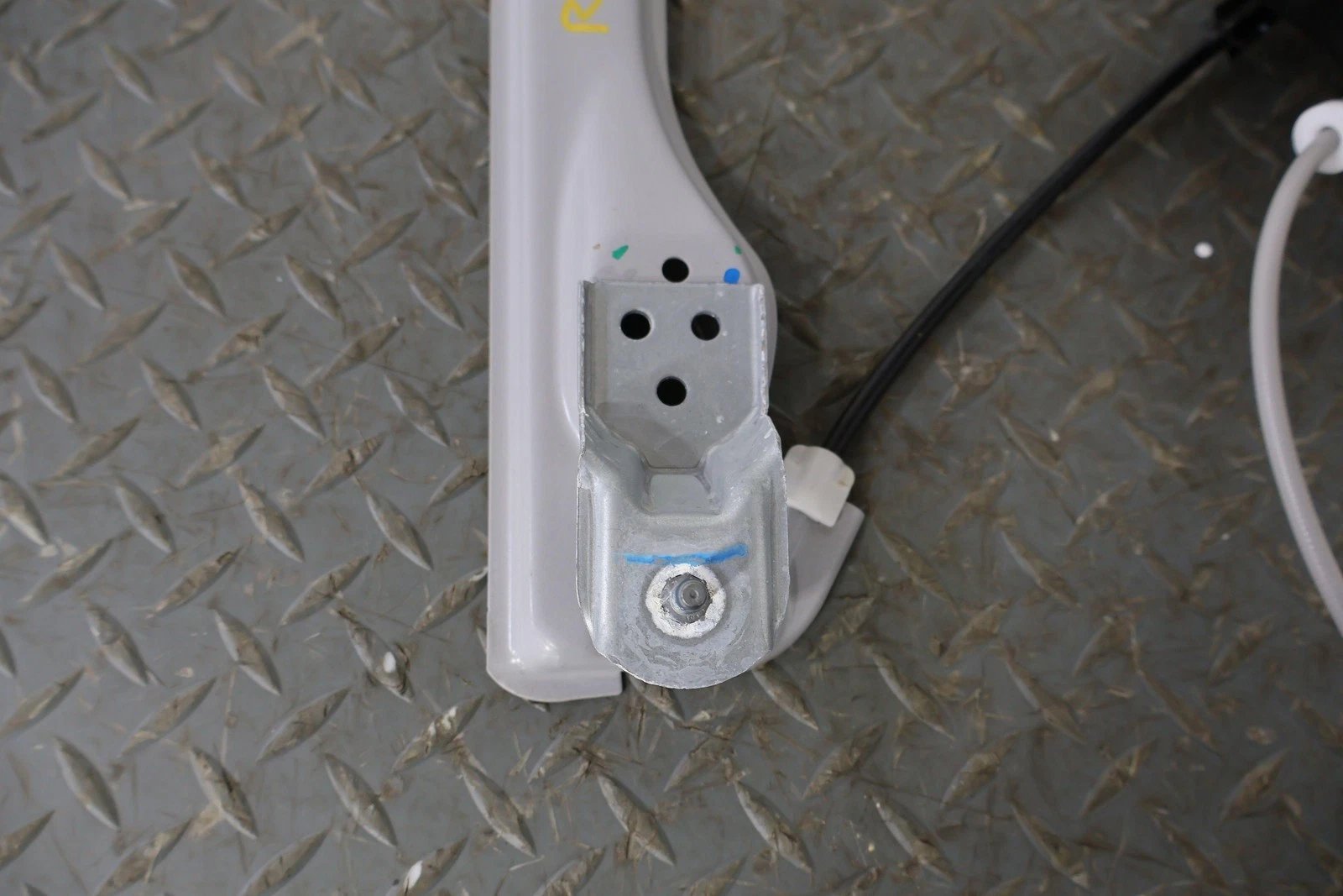 2022 Cadillac CT5- FRONT DOOR REGULATOR