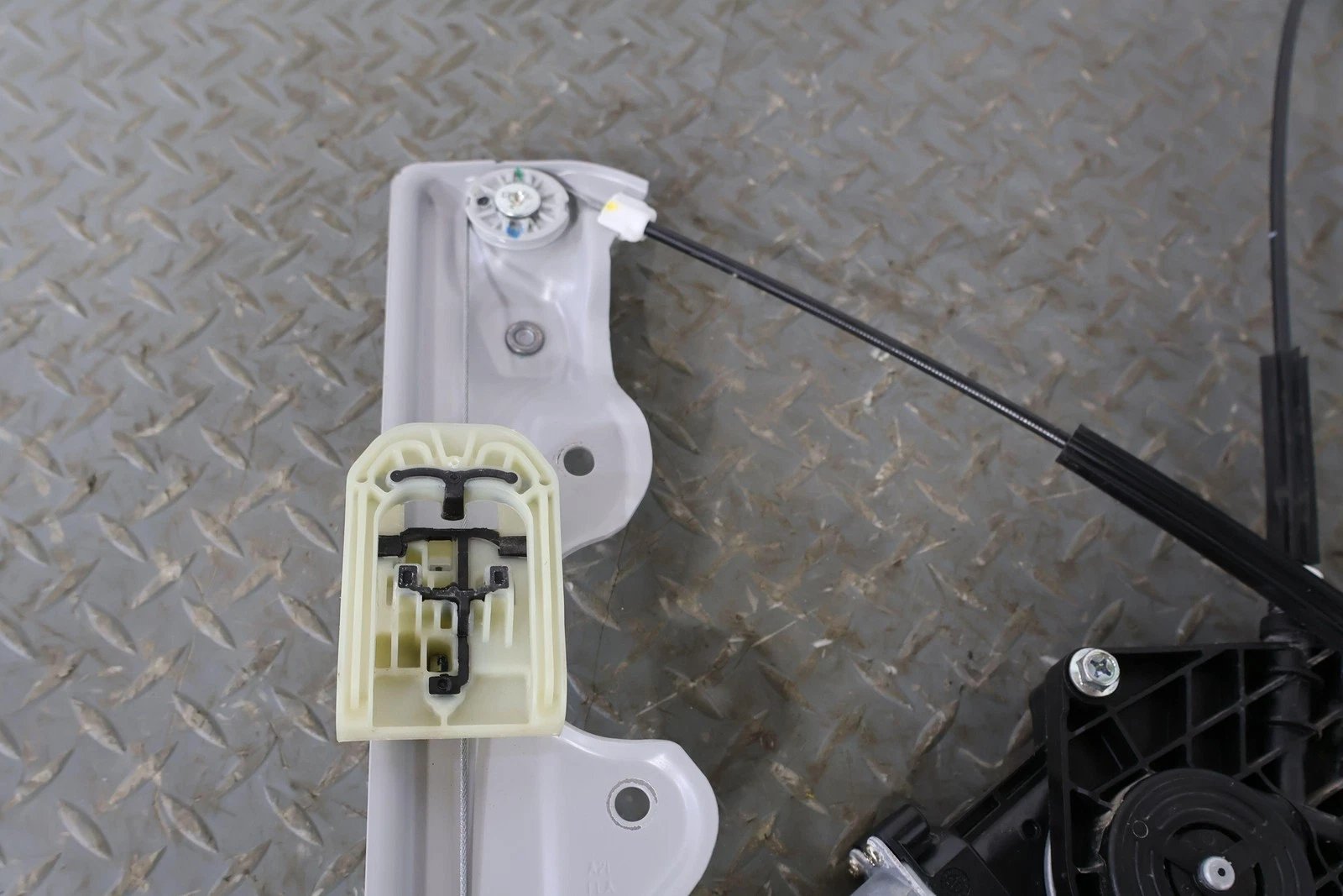 2022 Cadillac CT5- FRONT DOOR REGULATOR