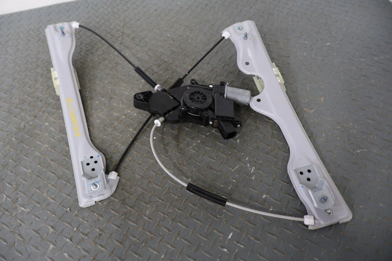 2022 Cadillac CT5- FRONT DOOR REGULATOR