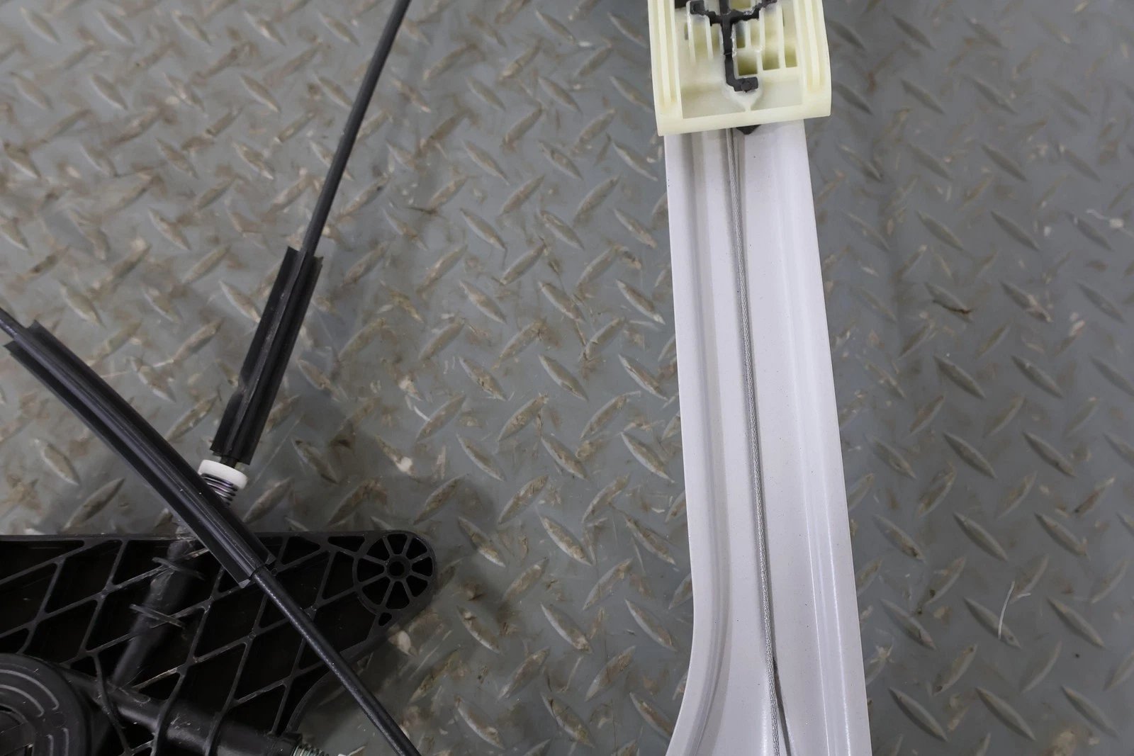 2022 Cadillac CT5- FRONT DOOR REGULATOR