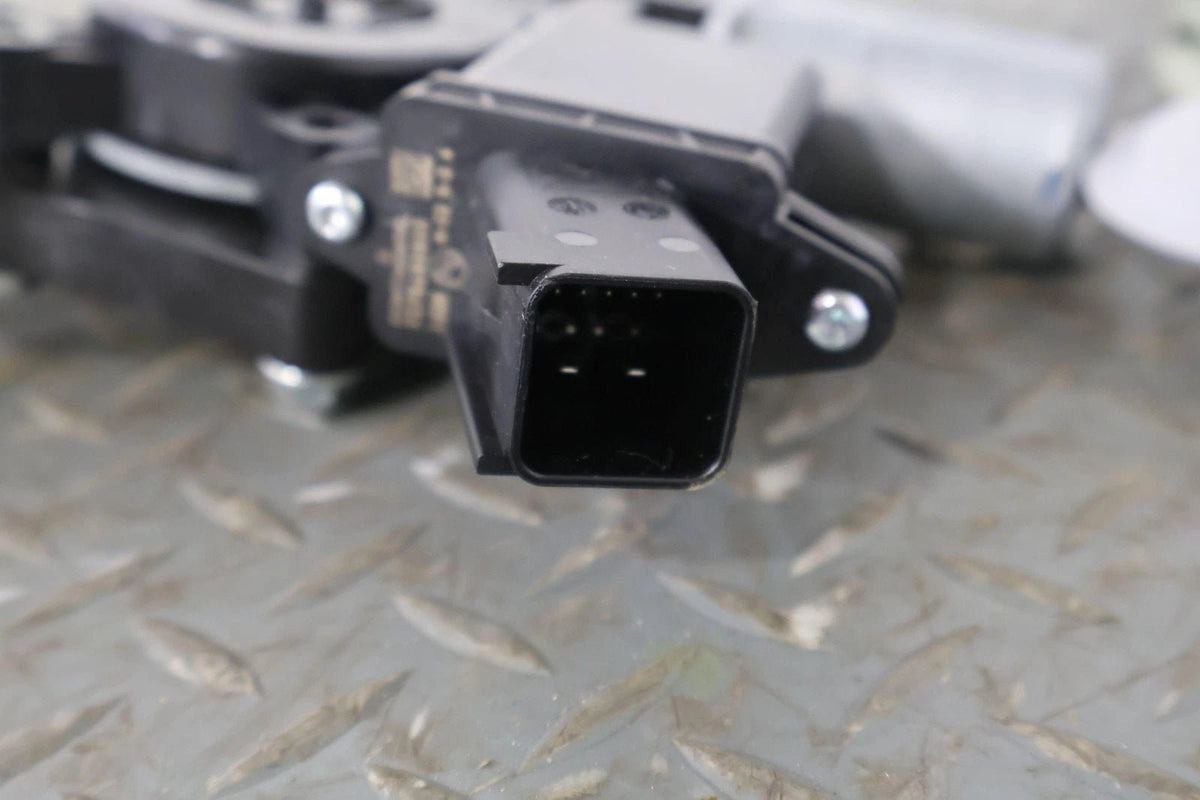 2022 Cadillac CT5- FRONT DOOR REGULATOR