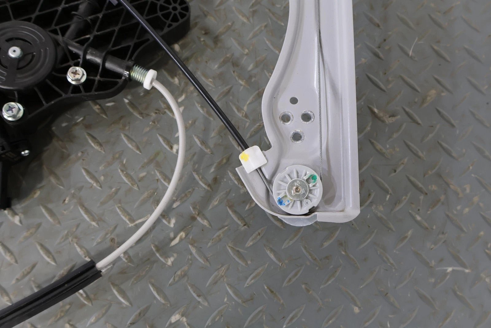 2022 Cadillac CT5- FRONT DOOR REGULATOR