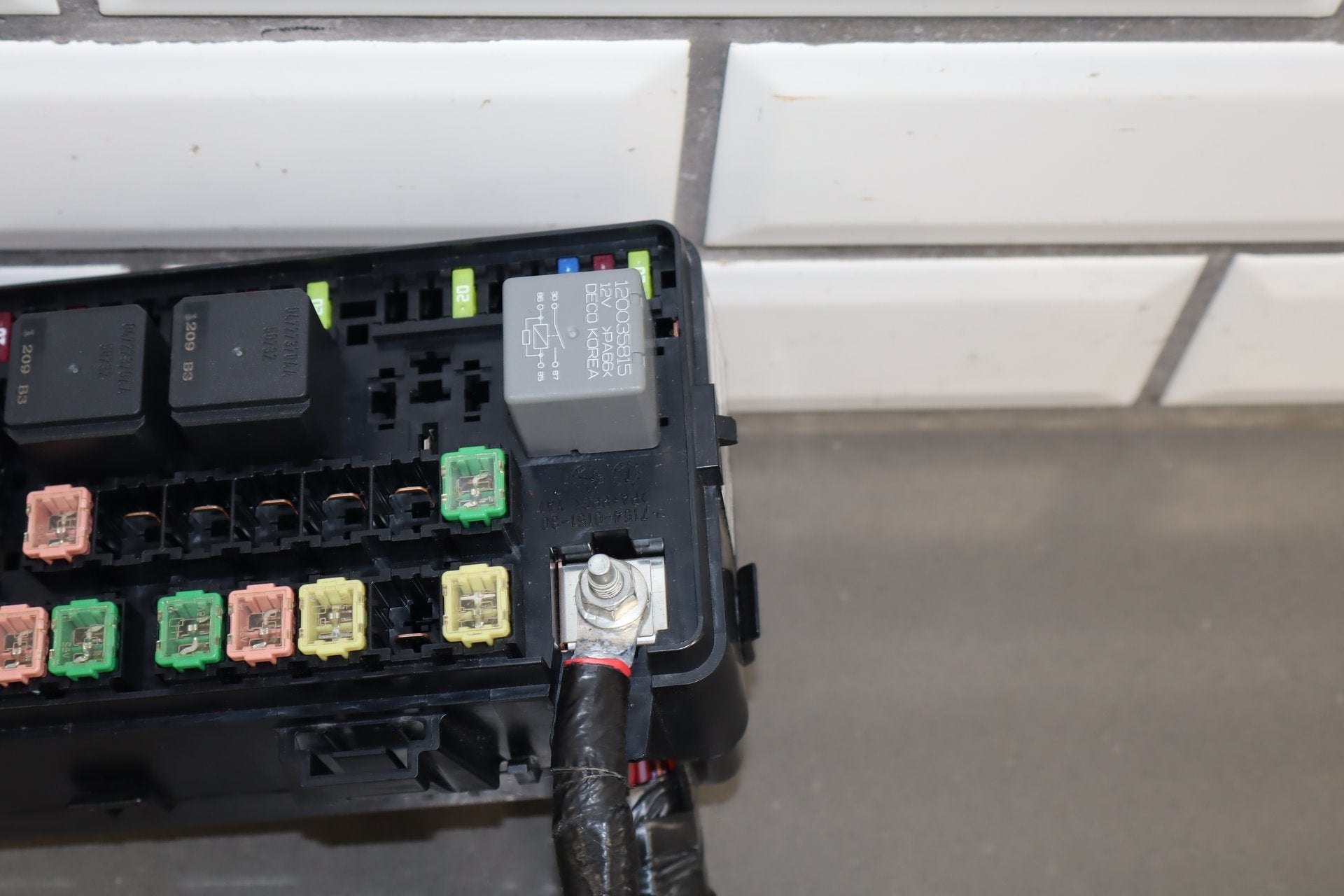 2022 Dodge Challenger R/T Scat Pack 6.4L Cabin Fuse Box