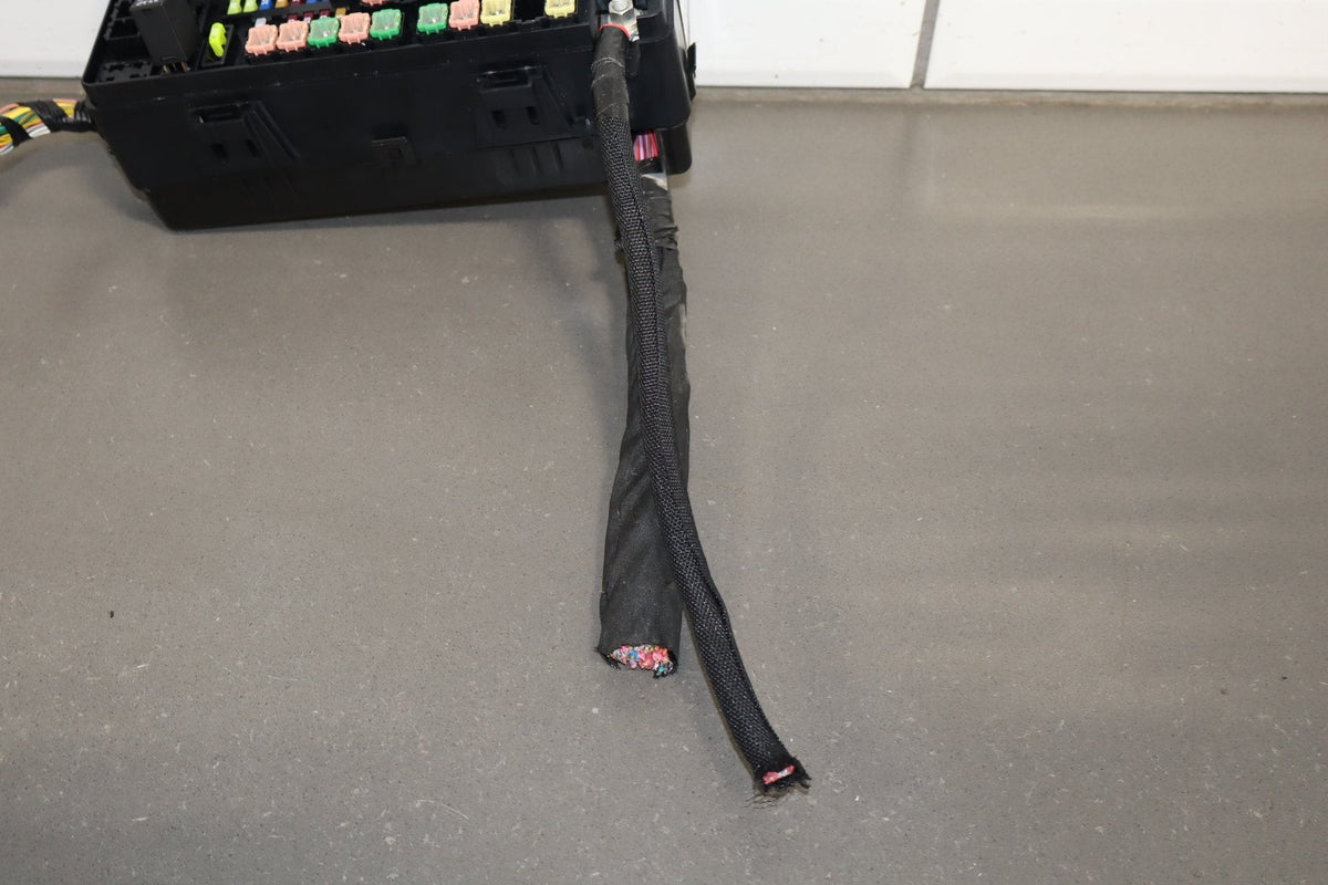 2022 Dodge Challenger R/T Scat Pack 6.4L Cabin Fuse Box