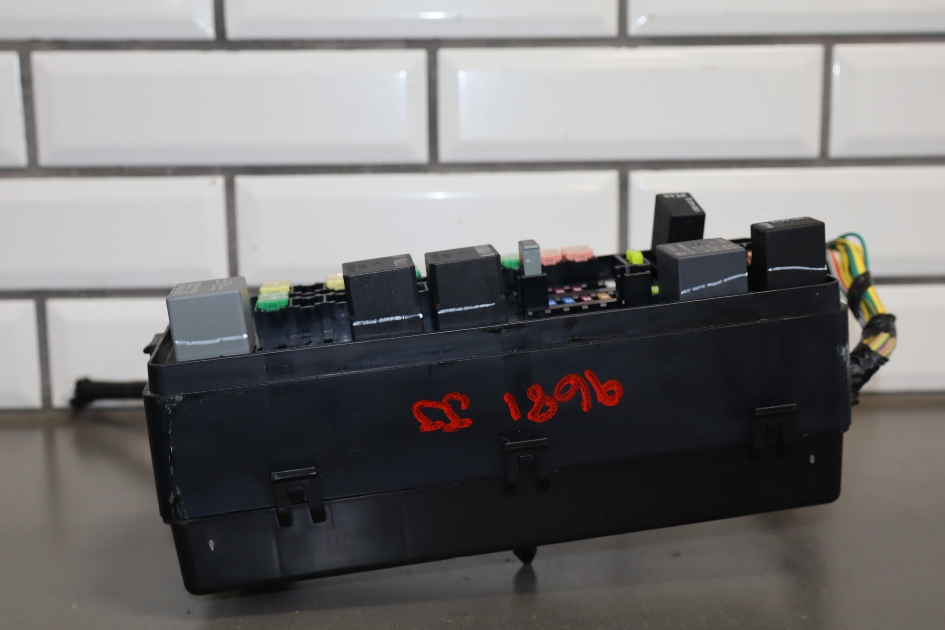 2022 Dodge Challenger R/T Scat Pack 6.4L Cabin Fuse Box