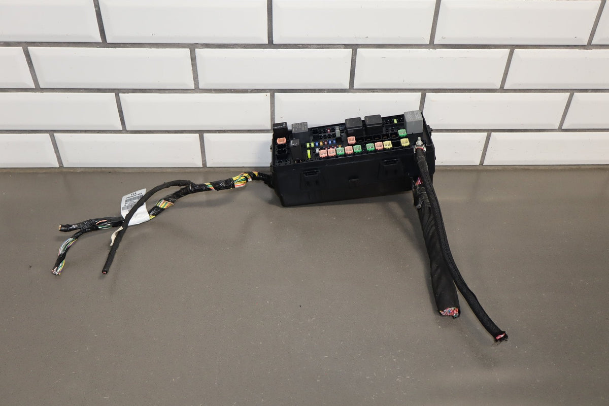 2022 Dodge Challenger R/T Scat Pack 6.4L Cabin Fuse Box