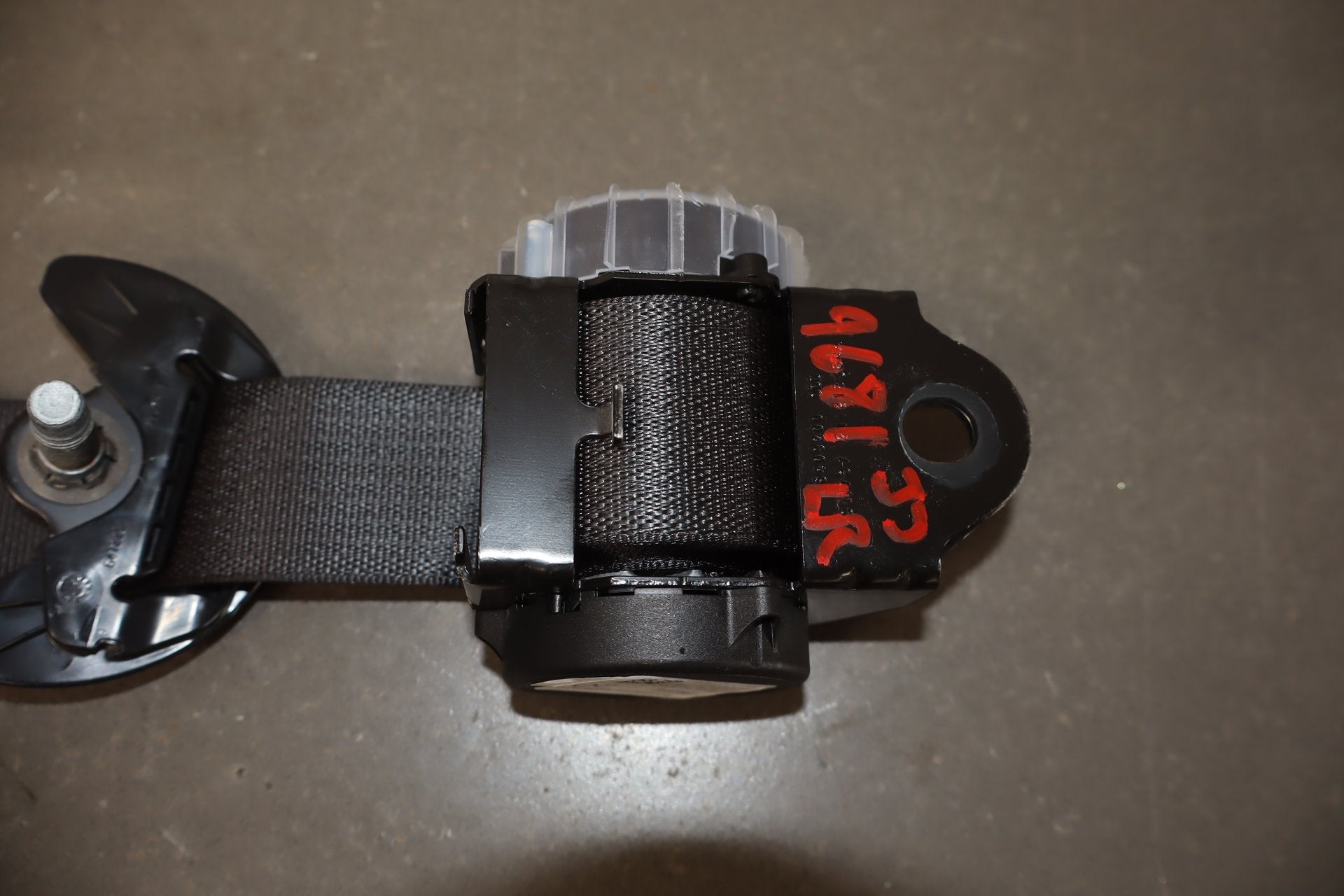 2022 Dodge Challenger R/T Scat Pack Left Rear Seat Belt Black X9