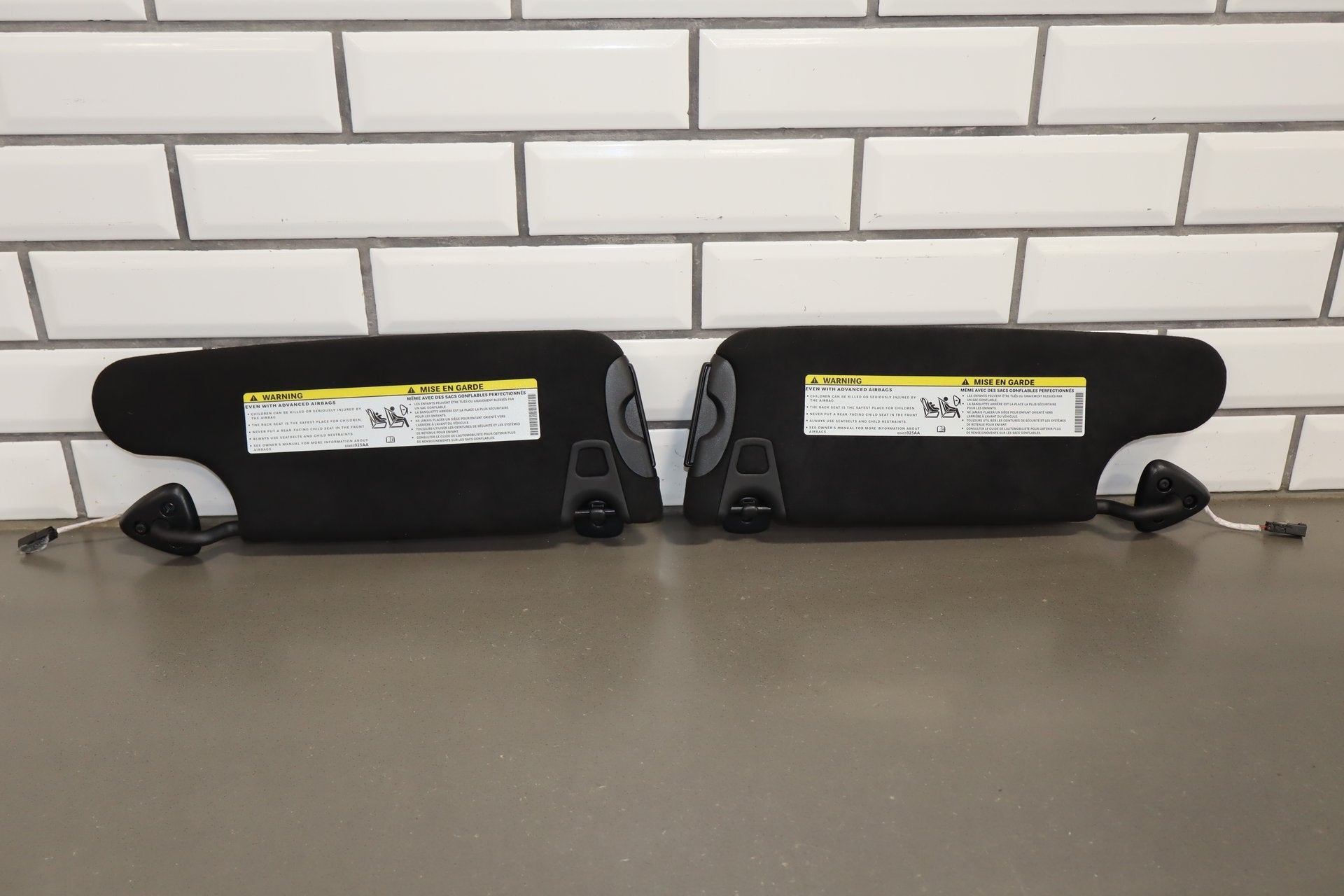 2022 Dodge Challenger R/T Scat Pack Sun Visor Pair Left/Right Black X9