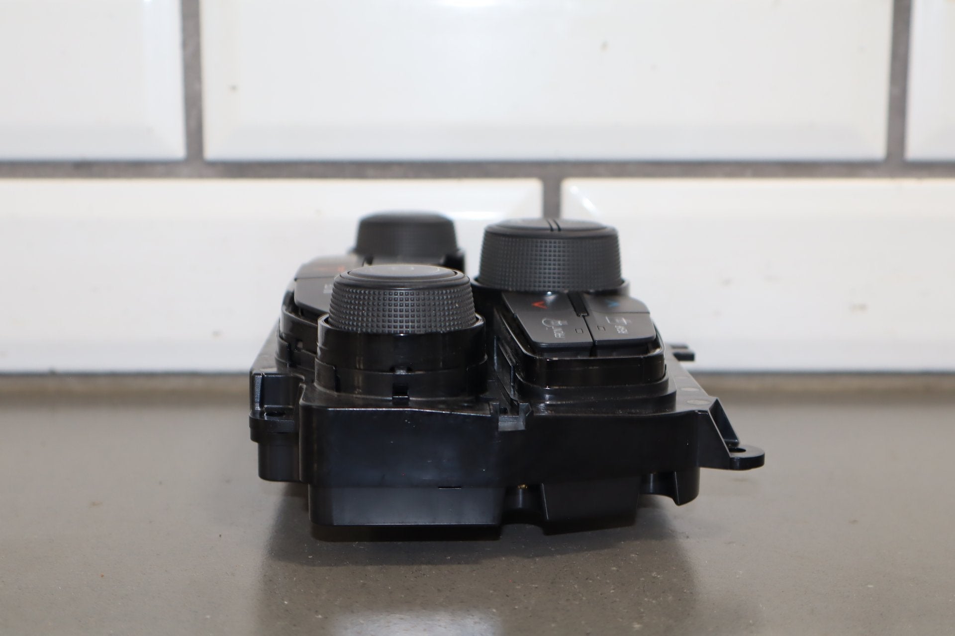 2022 Dodge Challenger SRT Scat Pack Climate Control Assembly OEM 68415454ab