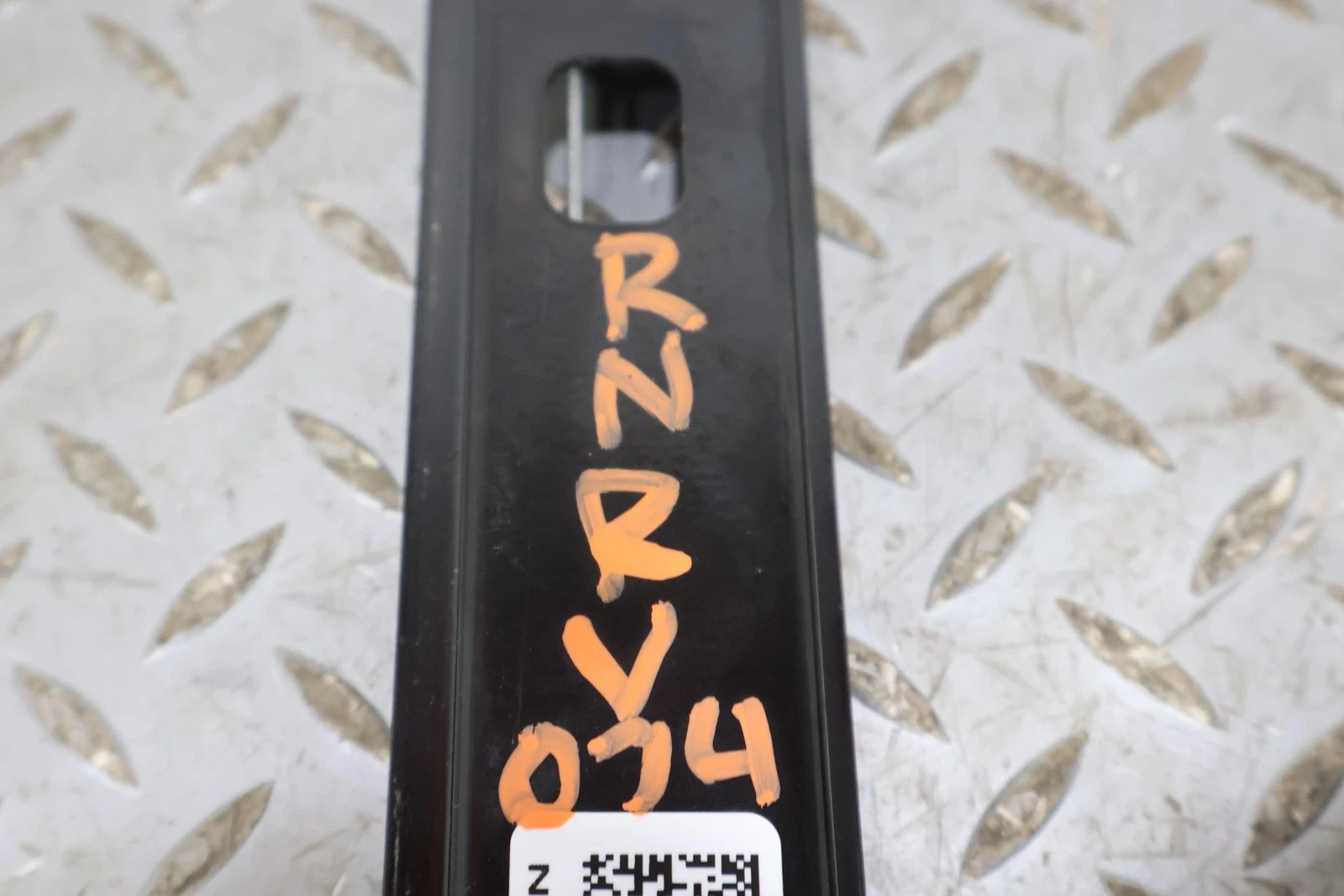 2022, Rivian, R1S