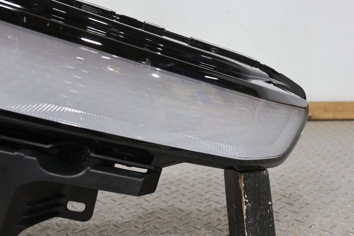 2022, Rivian, R1S
