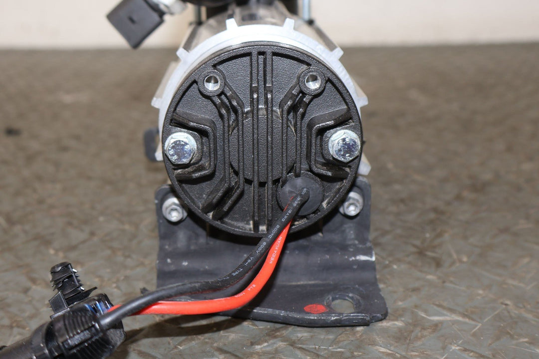 2022 Rivian R1S Launch Edition OEM Air Ride Compressor (C100055693C) 9K Miles