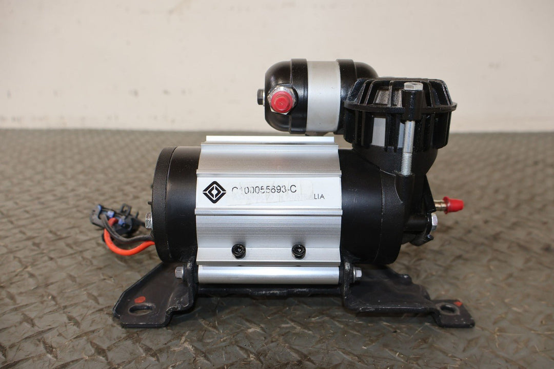 2022 Rivian R1S Launch Edition OEM Air Ride Compressor (C100055693C) 9K Miles