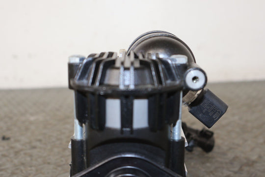 2022 Rivian R1S Launch Edition OEM Air Ride Compressor (C100055693C) 9K Miles