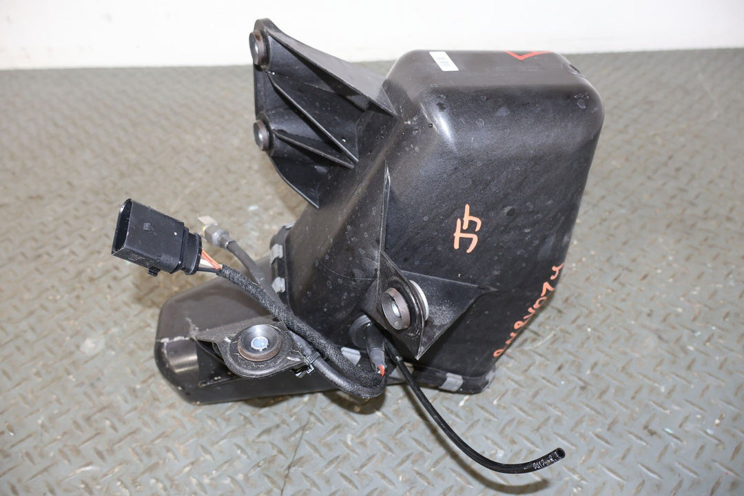 2022 Rivian R1S Launch Edition OEM Air Suspension Tank (C200003132F) 9K Miles