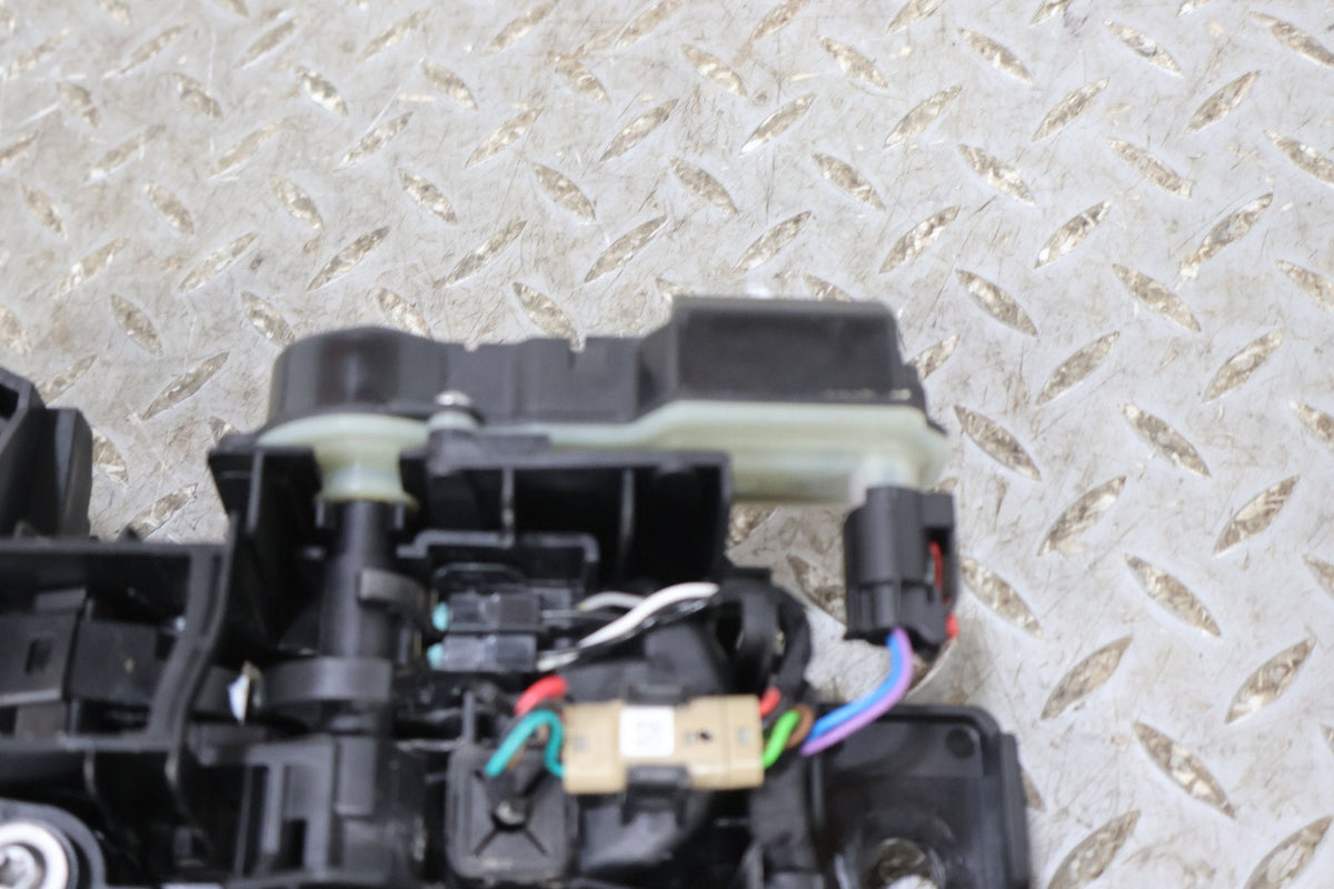 2022 Rivian R1S- Left Front Door Handle