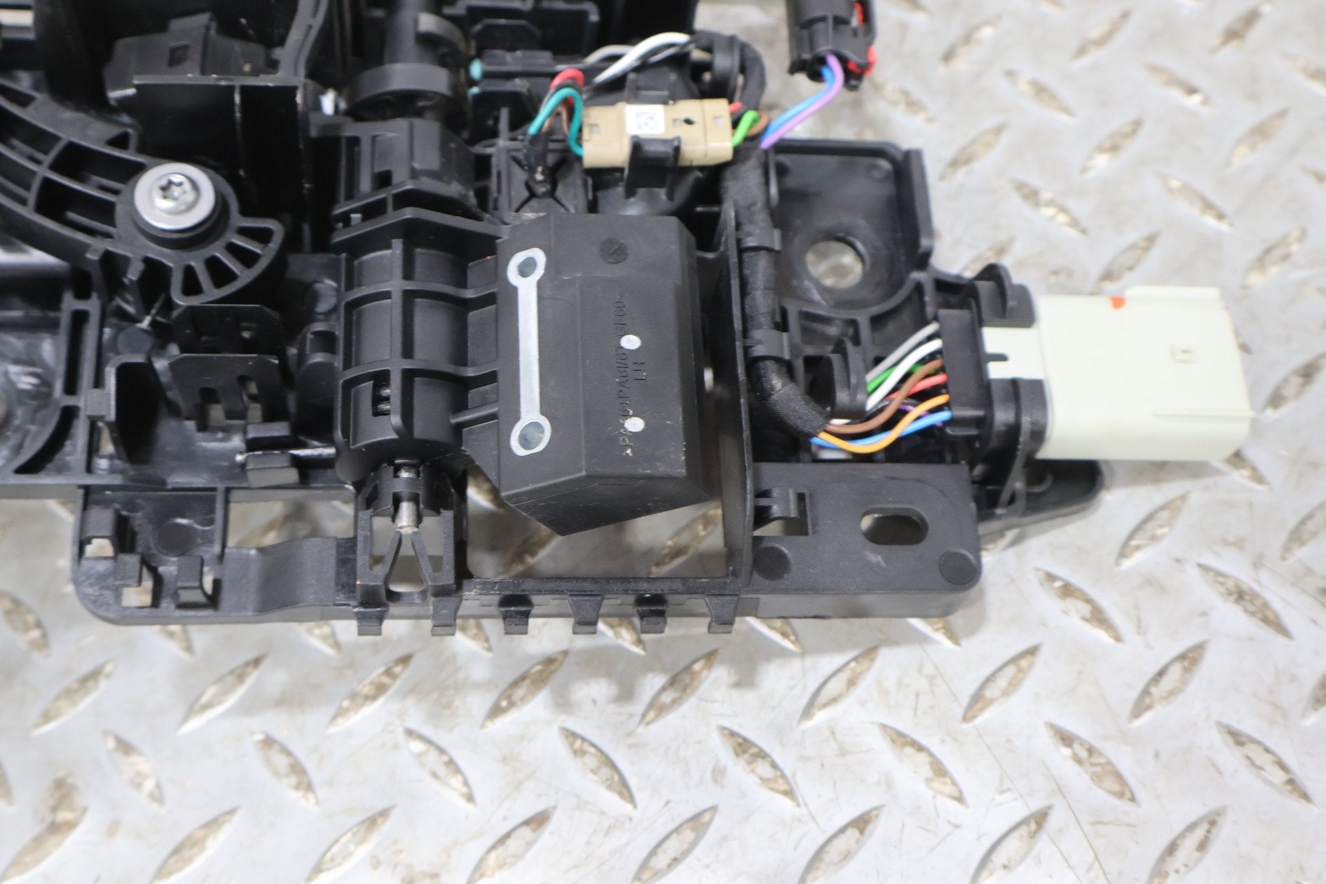 2022 Rivian R1S- Left Front Door Handle