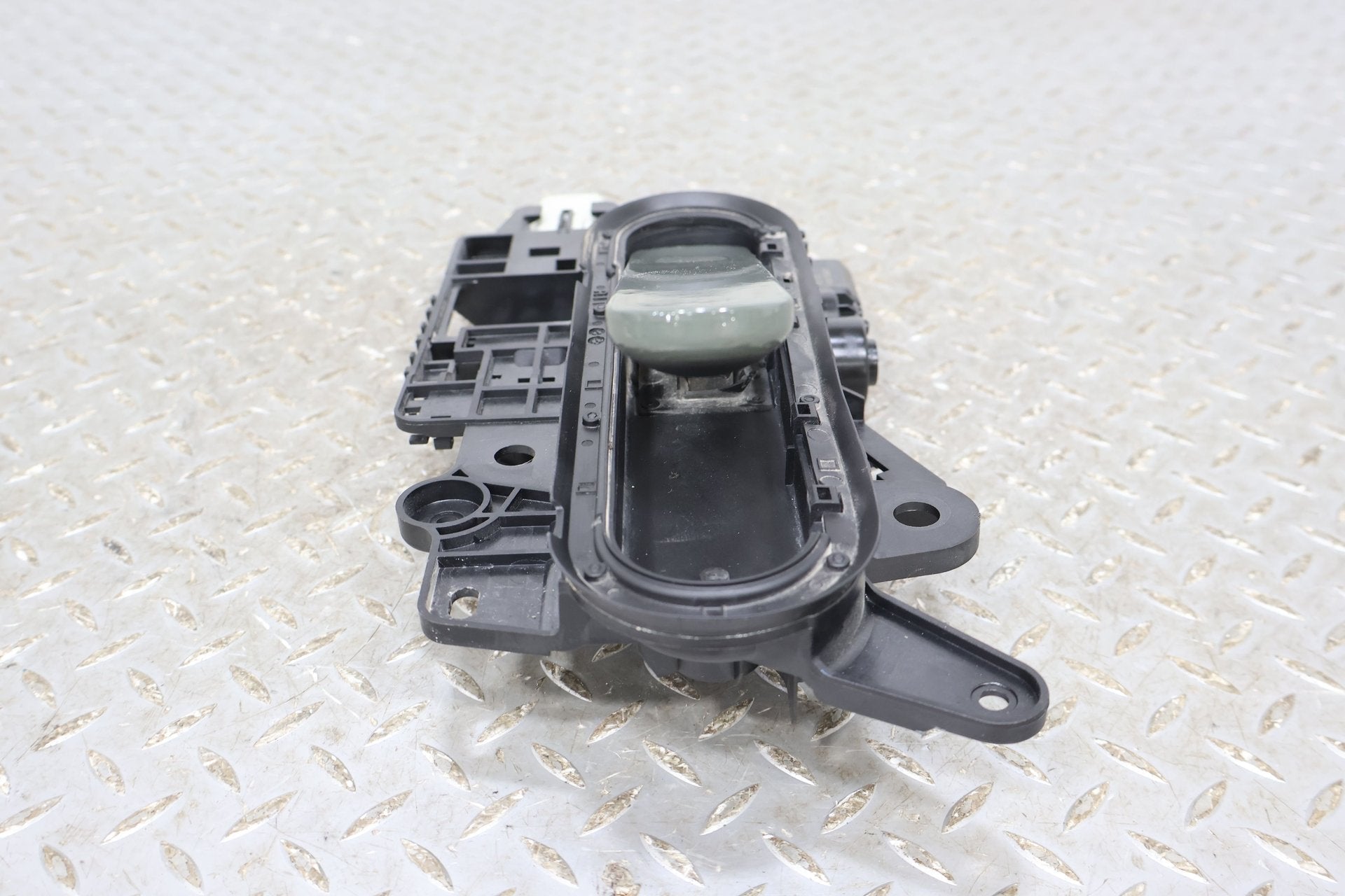 2022 Rivian R1S- Left Front Door Handle