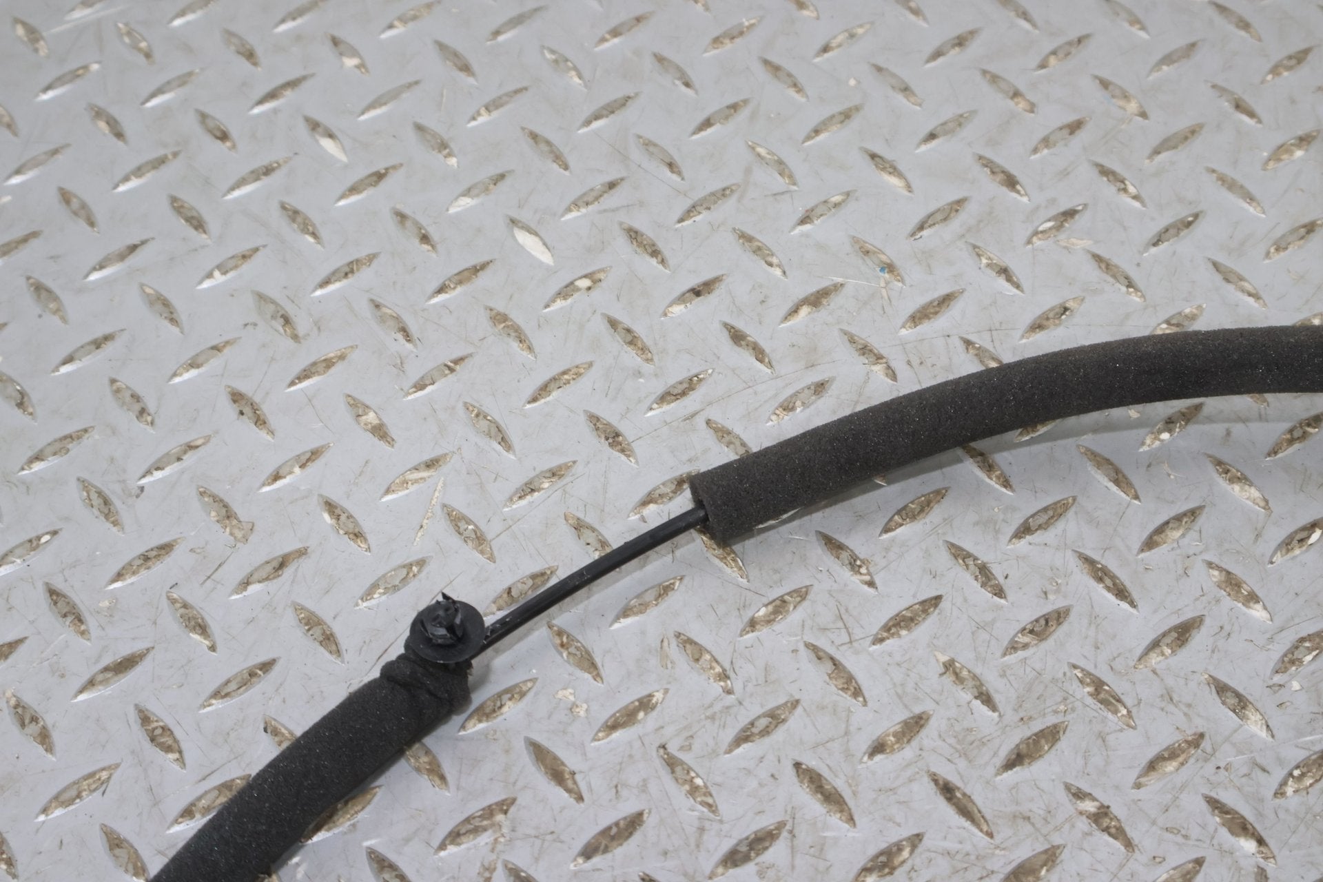 2022 Rivian R1S- Left Front Door Latch