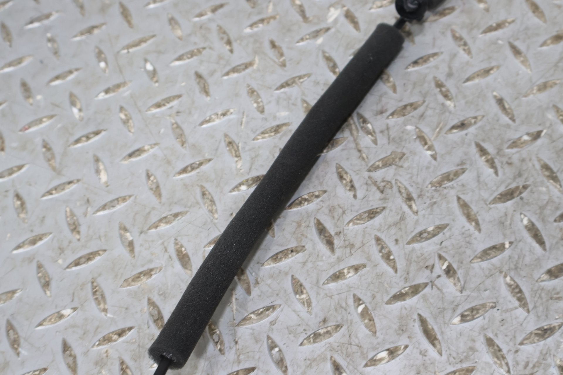 2022 Rivian R1S- Left Front Door Latch