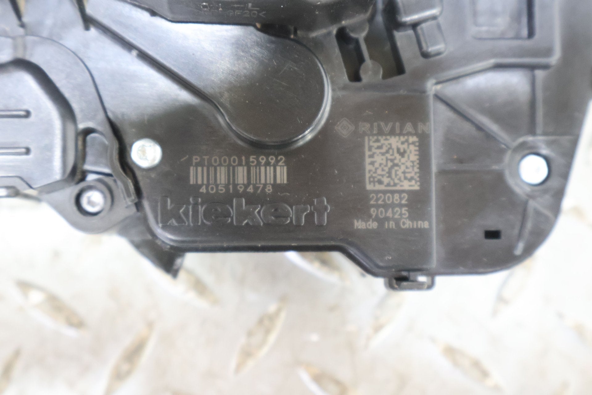 2022 Rivian R1S- Left Front Door Latch